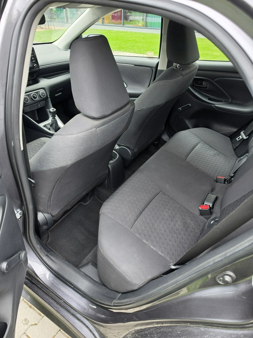 Toyota Yaris - Zdjęcie 16