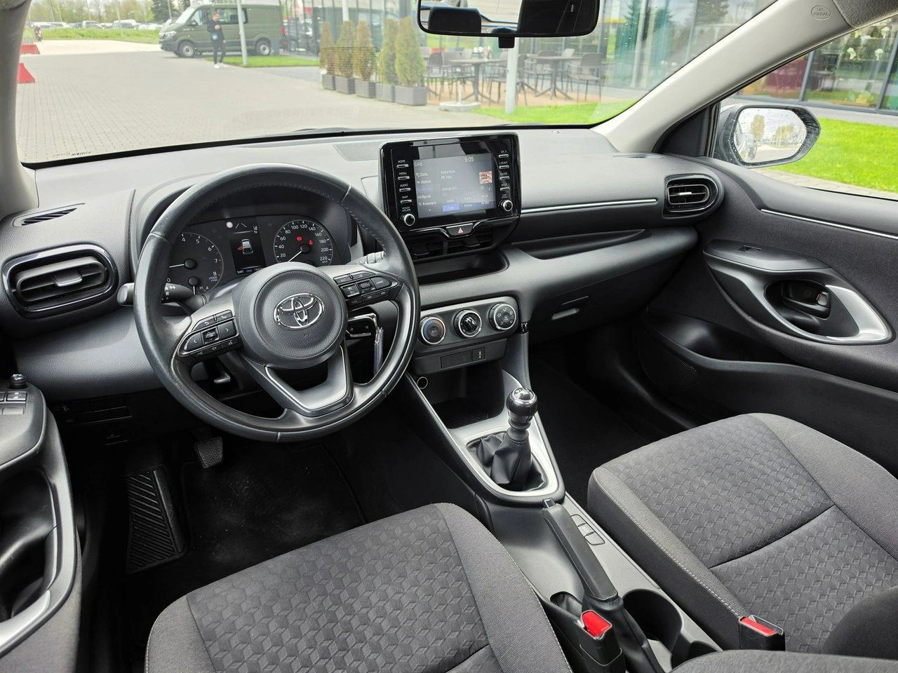 Toyota Yaris - Zdjęcie 17