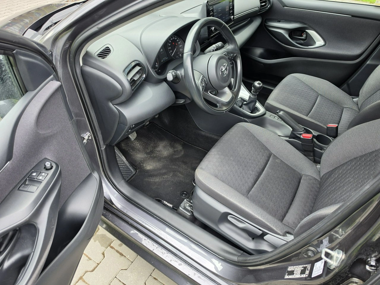 Toyota Yaris - Zdjęcie 18