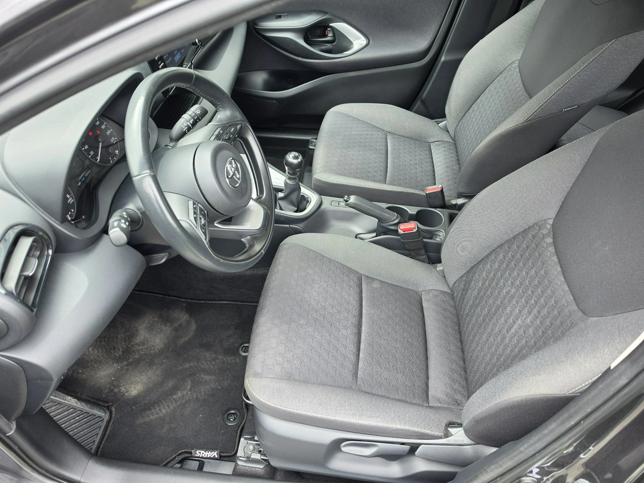 Toyota Yaris - Zdjęcie 19