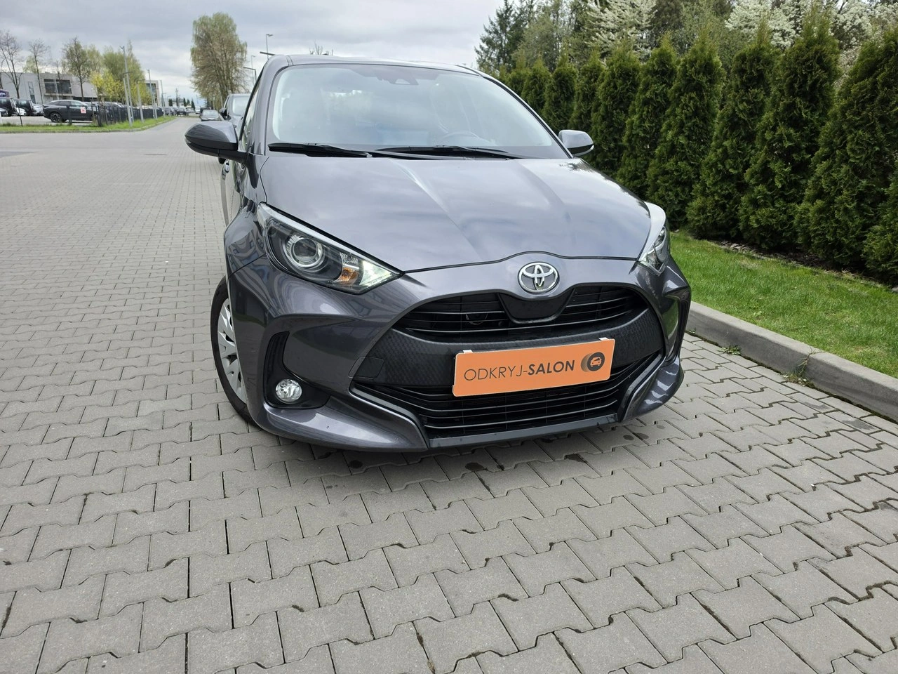 Toyota Yaris - Zdjęcie 2