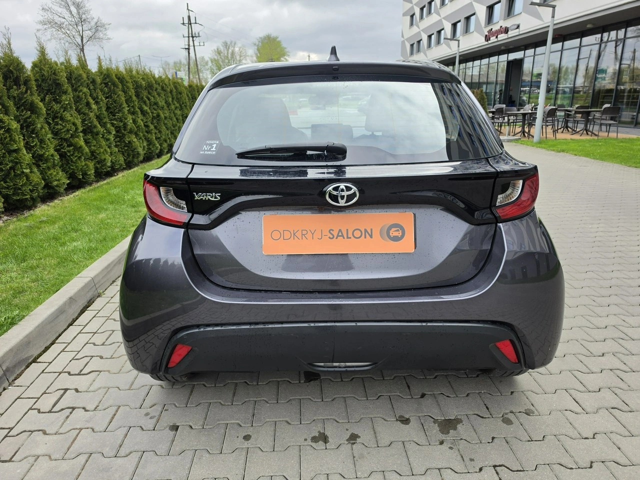 Toyota Yaris - Zdjęcie 8