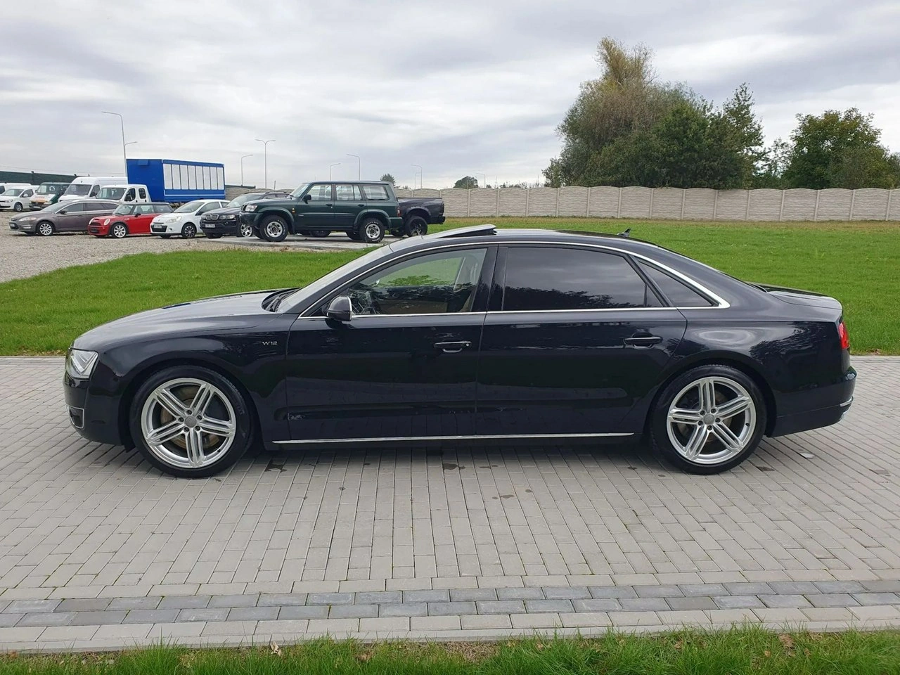 Audi A8 - Zdjęcie 2