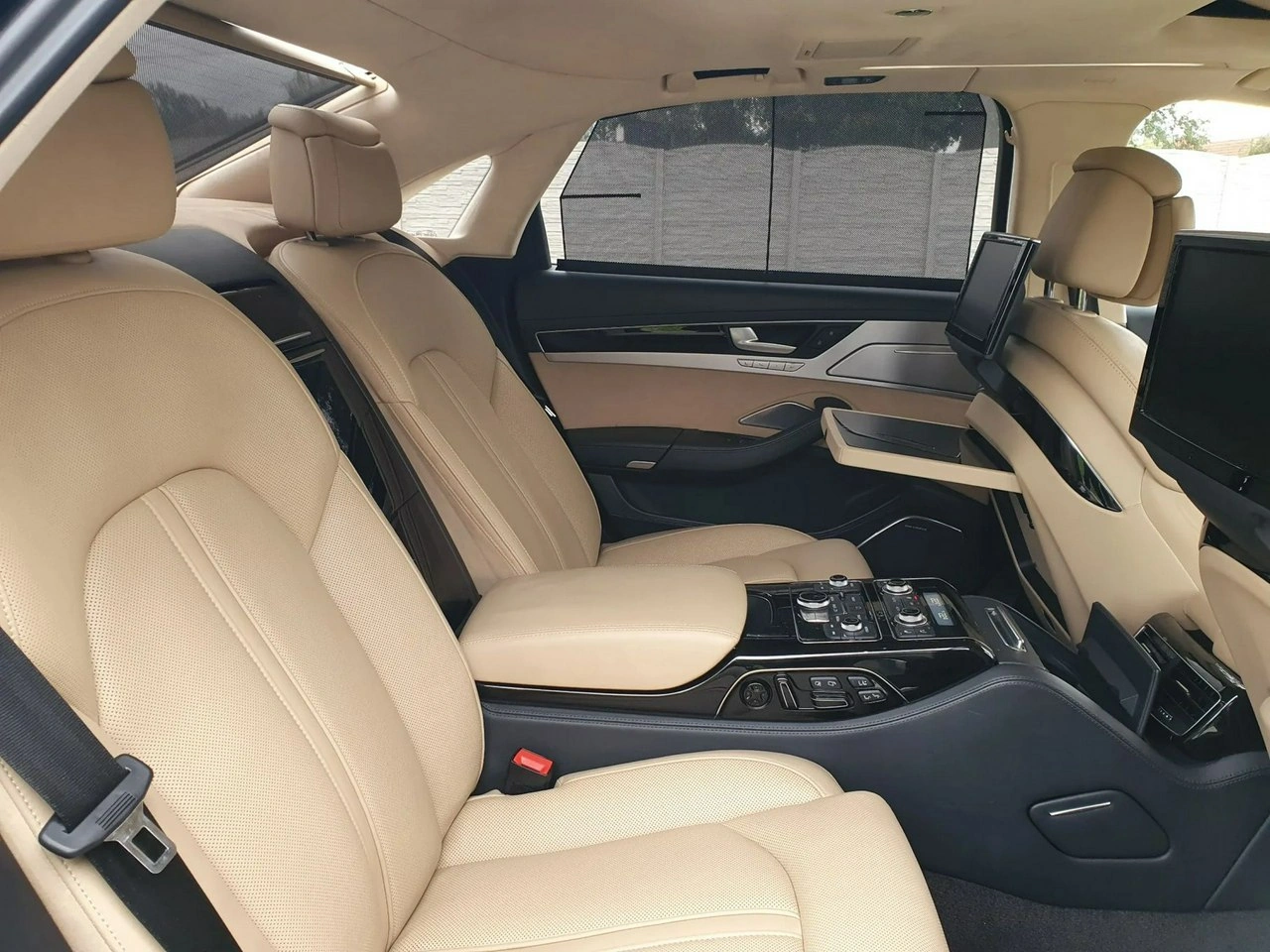 Audi A8 - Zdjęcie 30