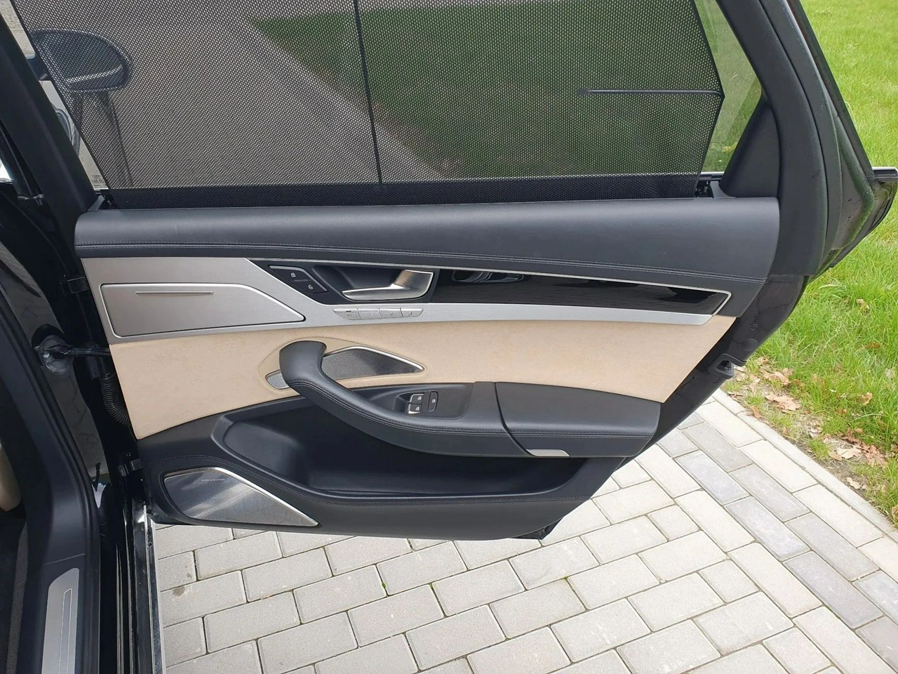 Audi A8 - Zdjęcie 31