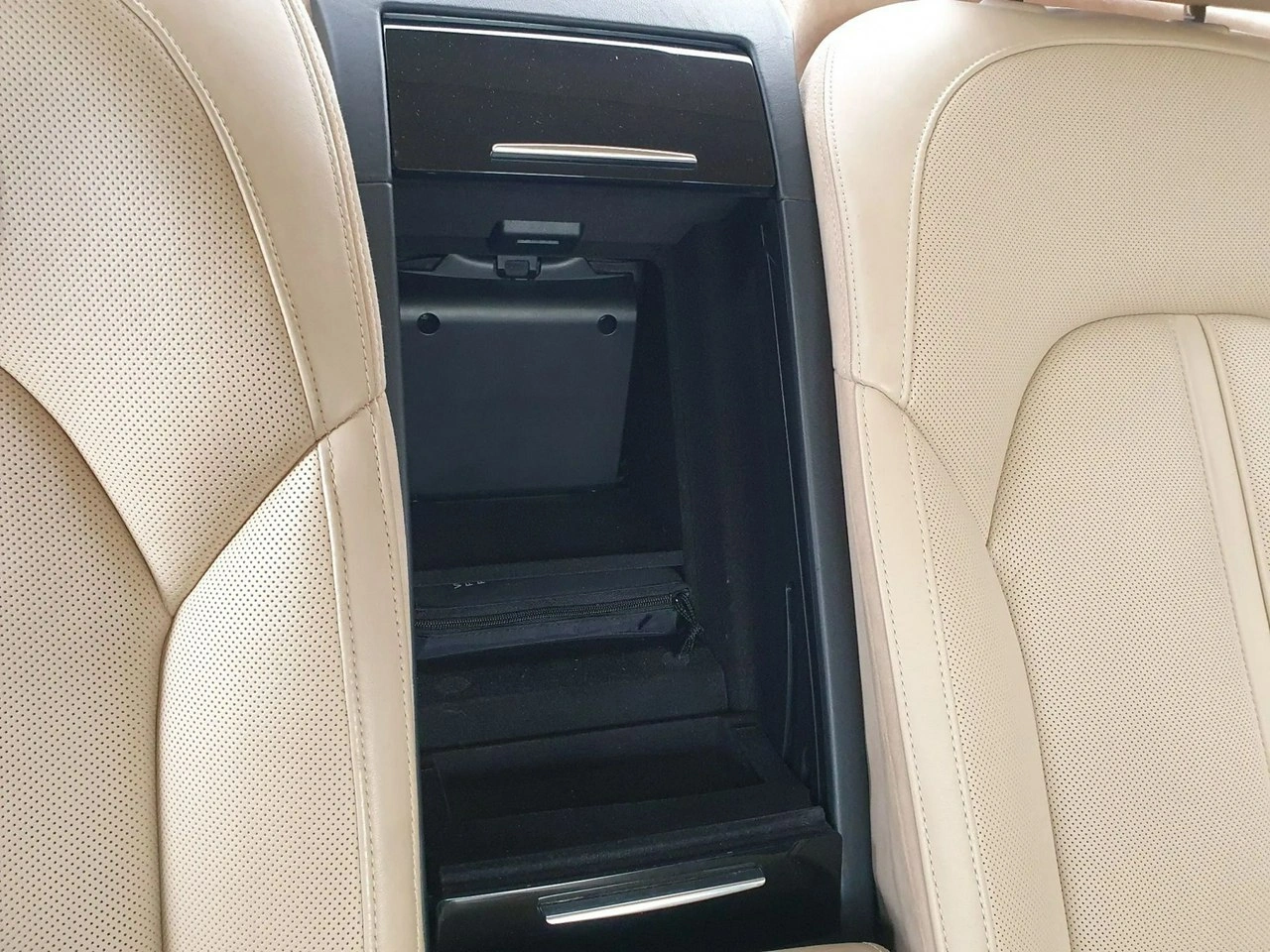 Audi A8 - Zdjęcie 33