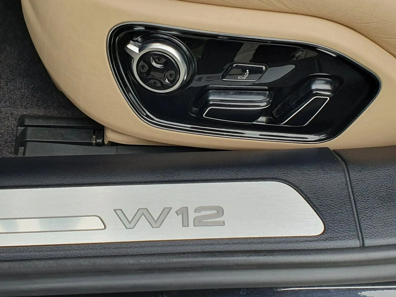 Audi A8 - Zdjęcie 38