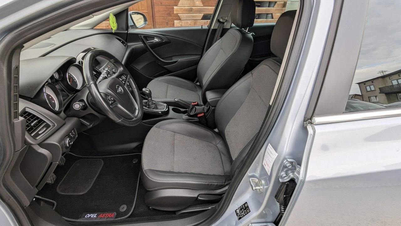 Opel Astra - Zdjęcie 14