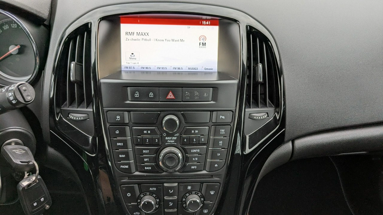 Opel Astra - Zdjęcie 24