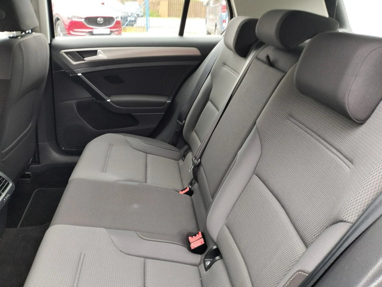 Volkswagen Golf - Zdjęcie 25