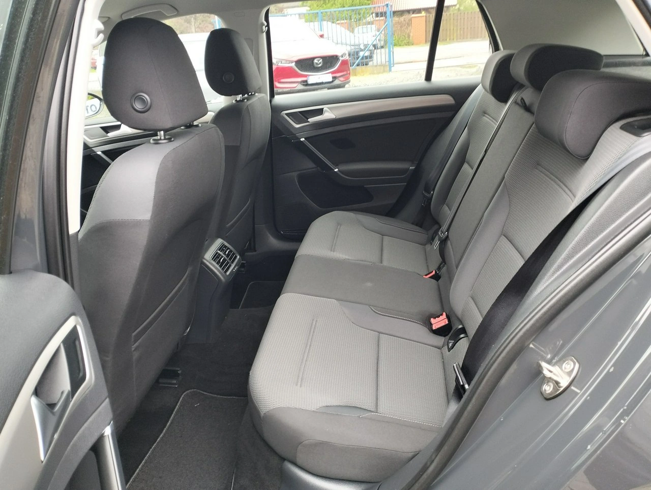 Volkswagen Golf - Zdjęcie 26