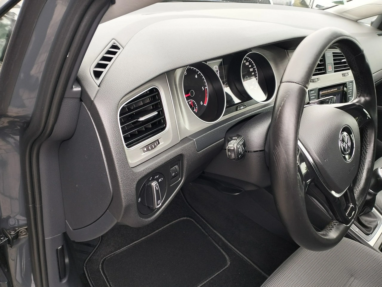 Volkswagen Golf - Zdjęcie 10