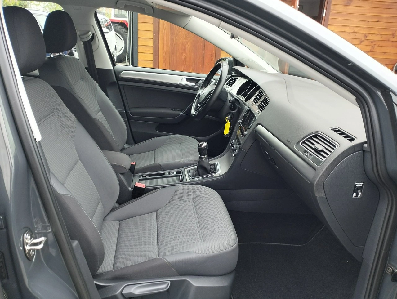 Volkswagen Golf - Zdjęcie 18