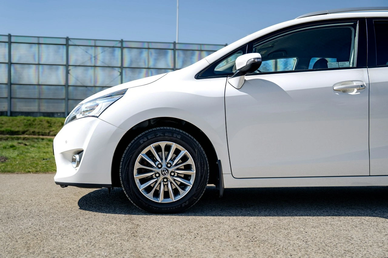 Toyota Verso - Zdjęcie 9