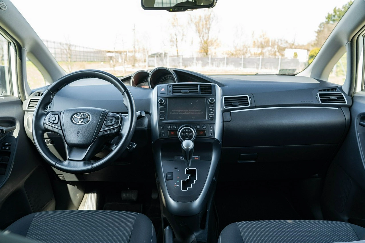 Toyota Verso - Zdjęcie 14