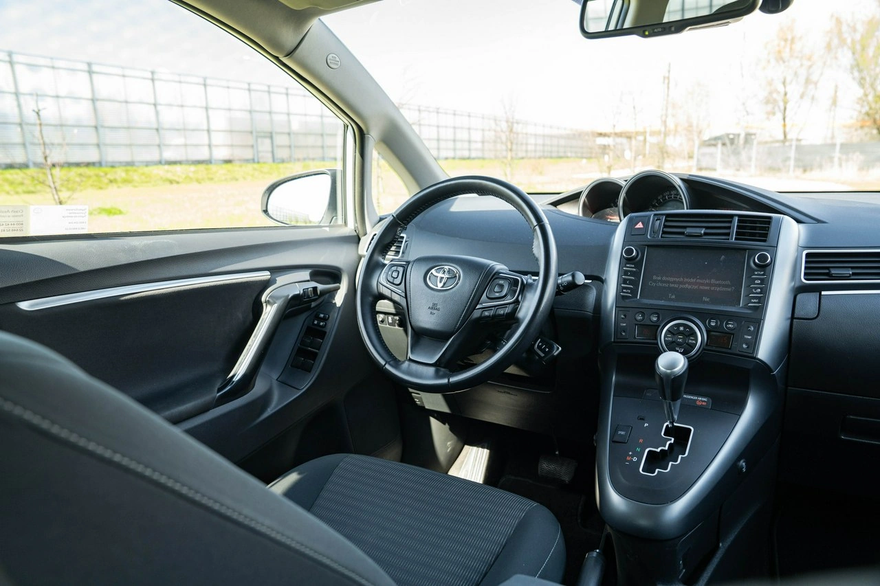 Toyota Verso - Zdjęcie 15