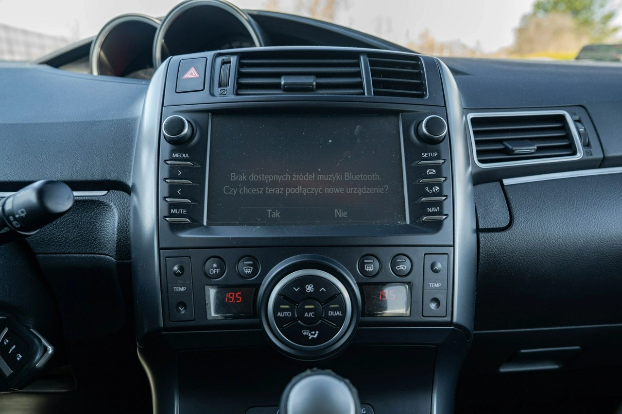 Toyota Verso - Zdjęcie 18