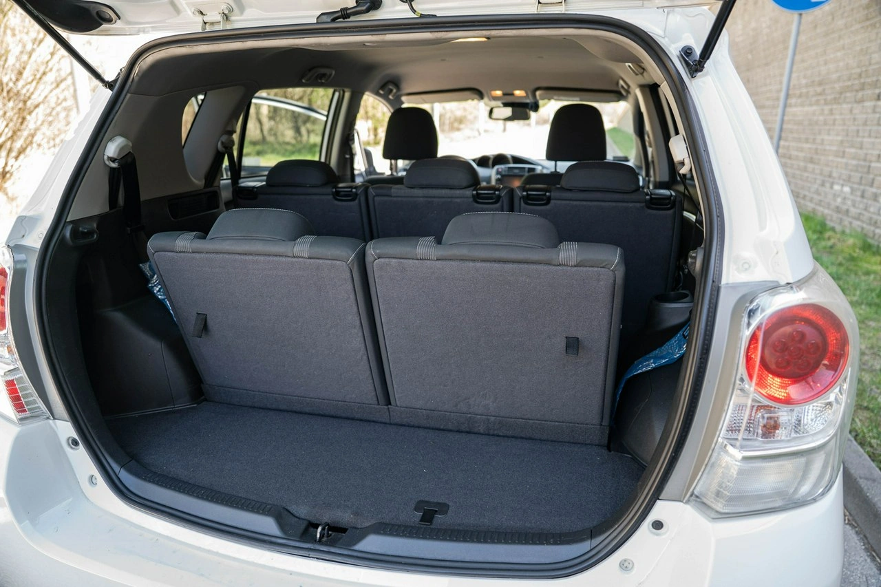 Toyota Verso - Zdjęcie 24