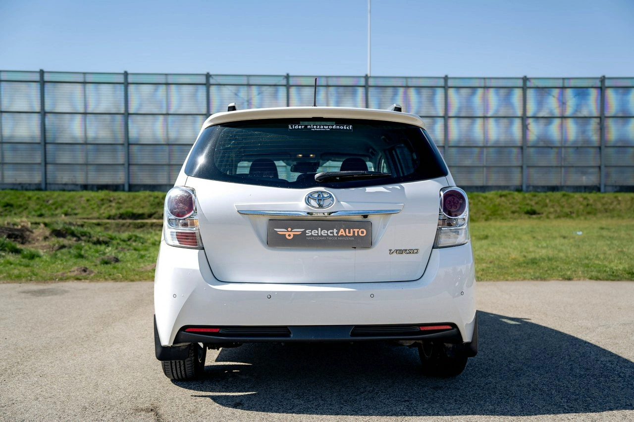 Toyota Verso - Zdjęcie 4