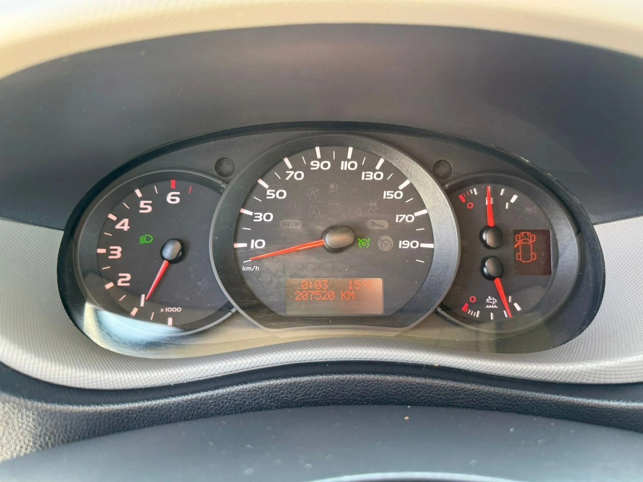 Nissan NV 400 - Zdjęcie 17