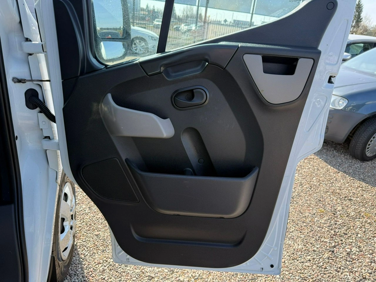 Nissan NV 400 - Zdjęcie 27