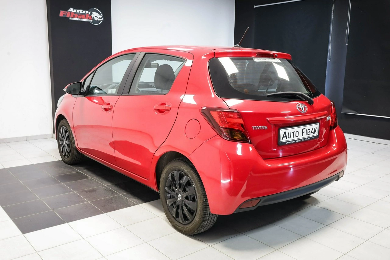 Toyota Yaris - Zdjęcie 9