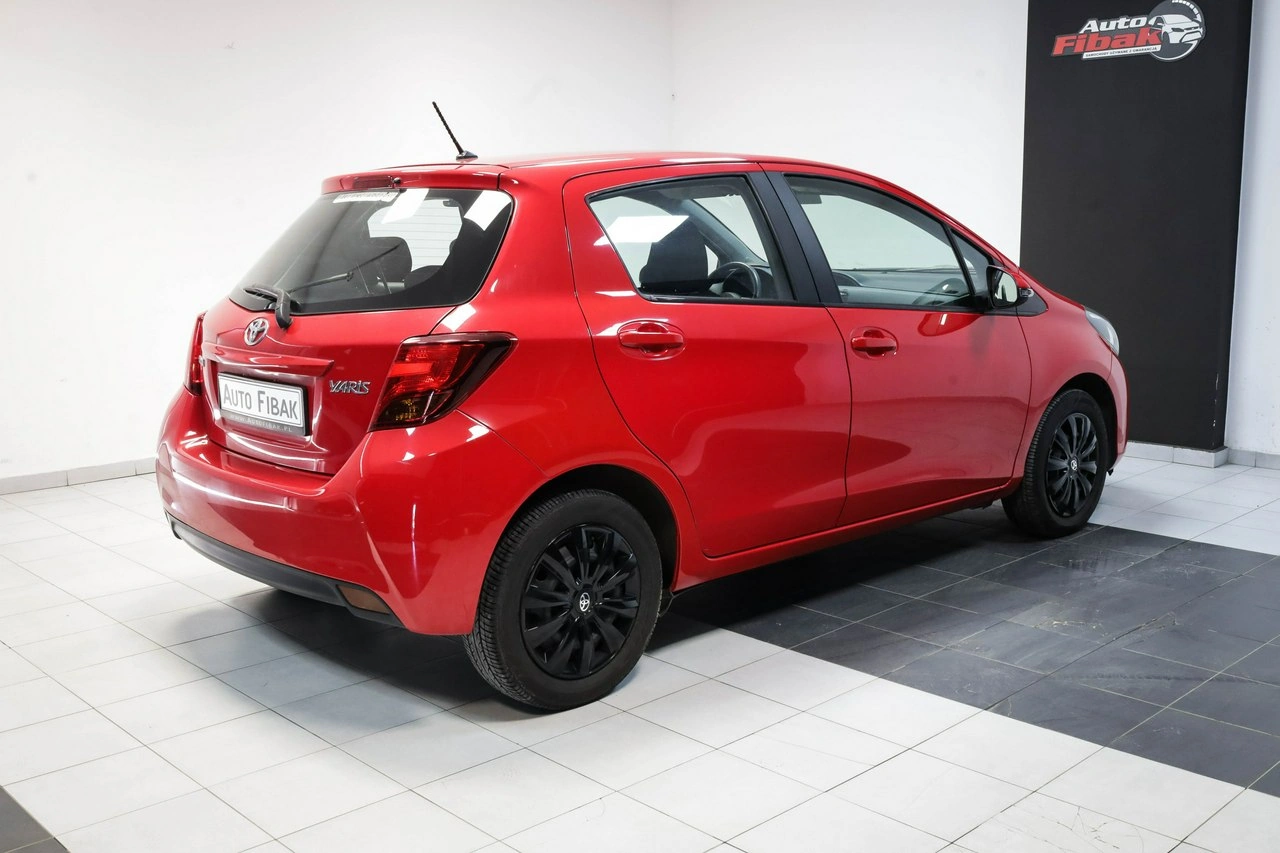 Toyota Yaris - Zdjęcie 6