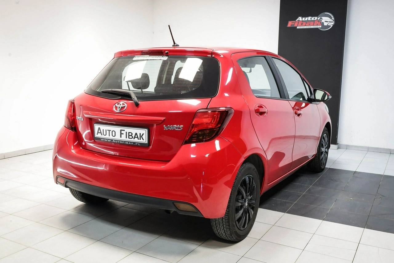 Toyota Yaris - Zdjęcie 7