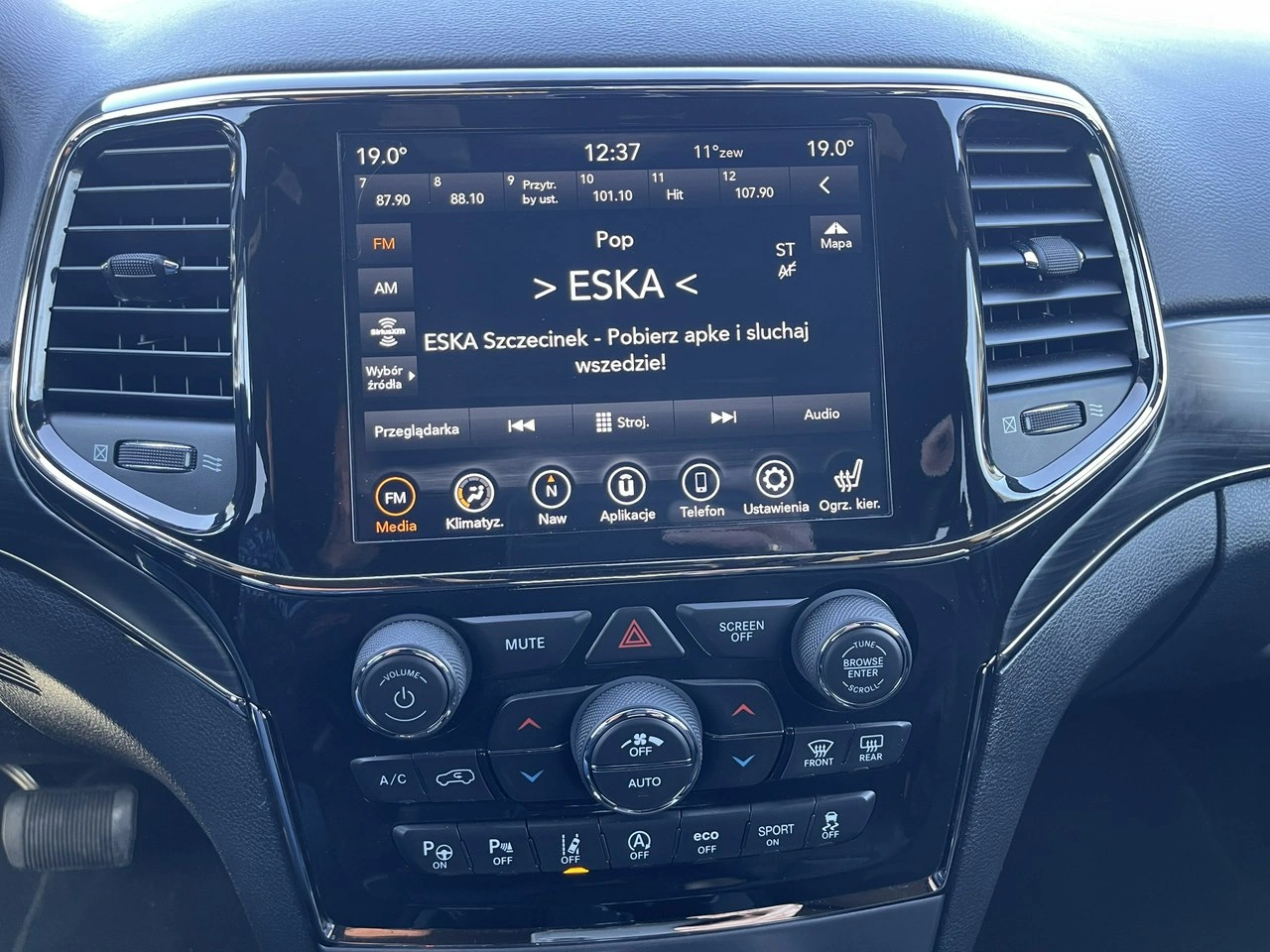 Jeep Grand Cherokee - Zdjęcie 13