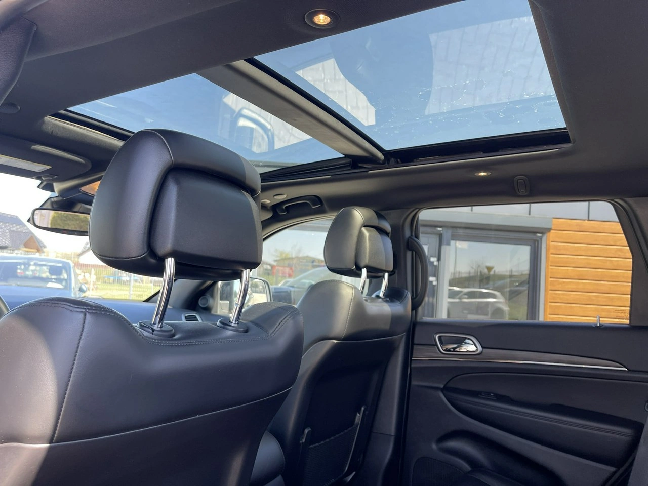 Jeep Grand Cherokee - Zdjęcie 14