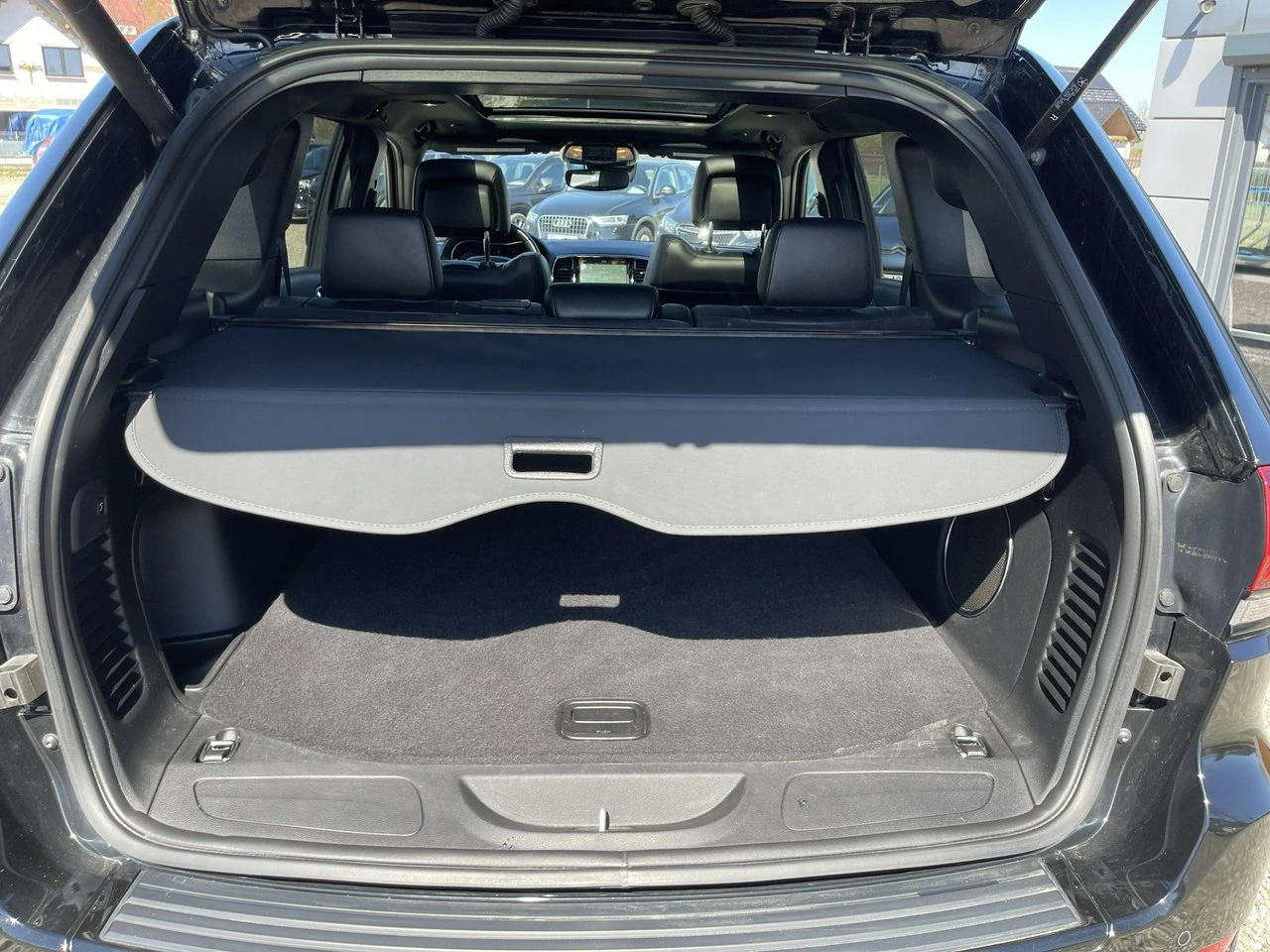 Jeep Grand Cherokee - Zdjęcie 19