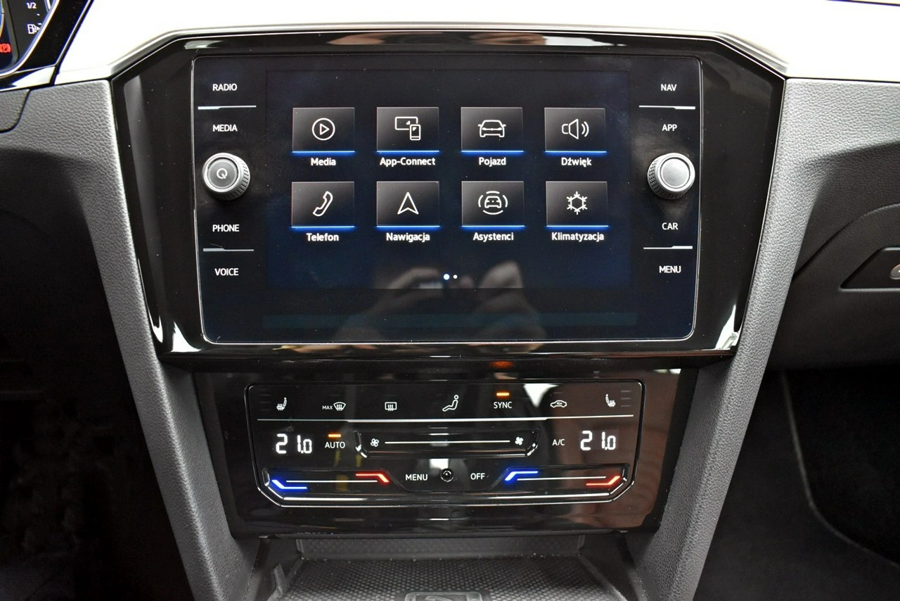 Volkswagen Passat - Zdjęcie 19