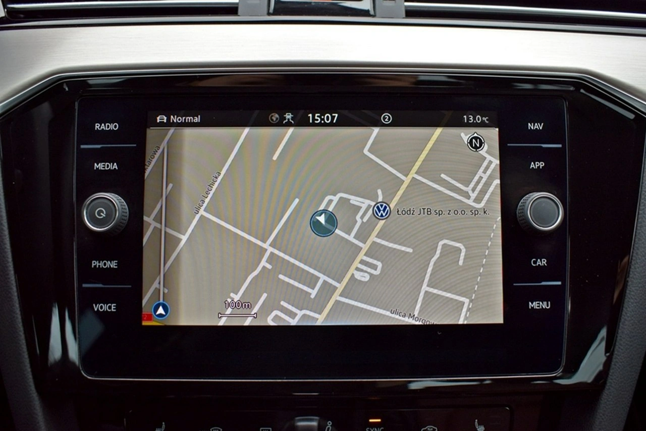 Volkswagen Passat - Zdjęcie 21