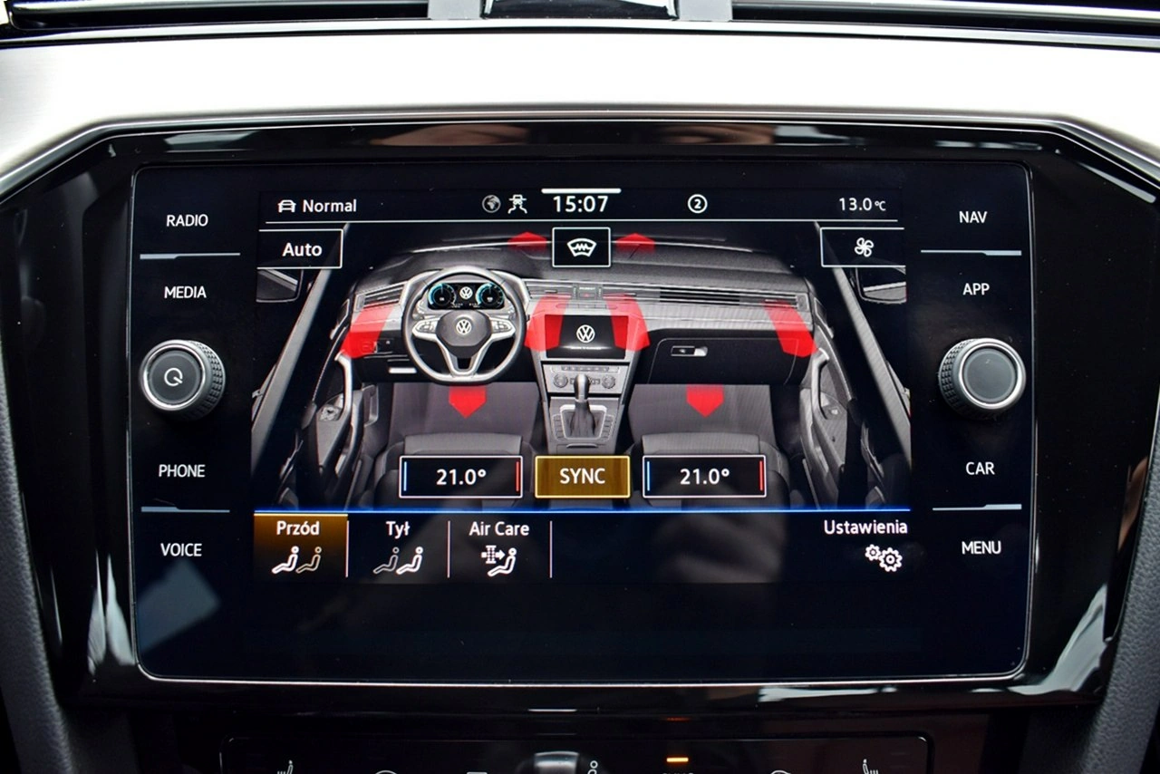 Volkswagen Passat - Zdjęcie 24