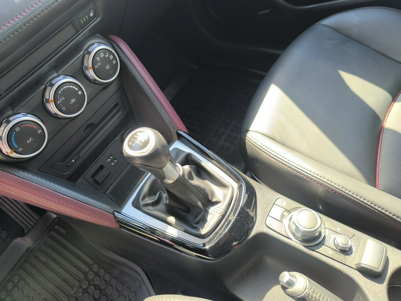 Mazda CX-3 - Zdjęcie 17