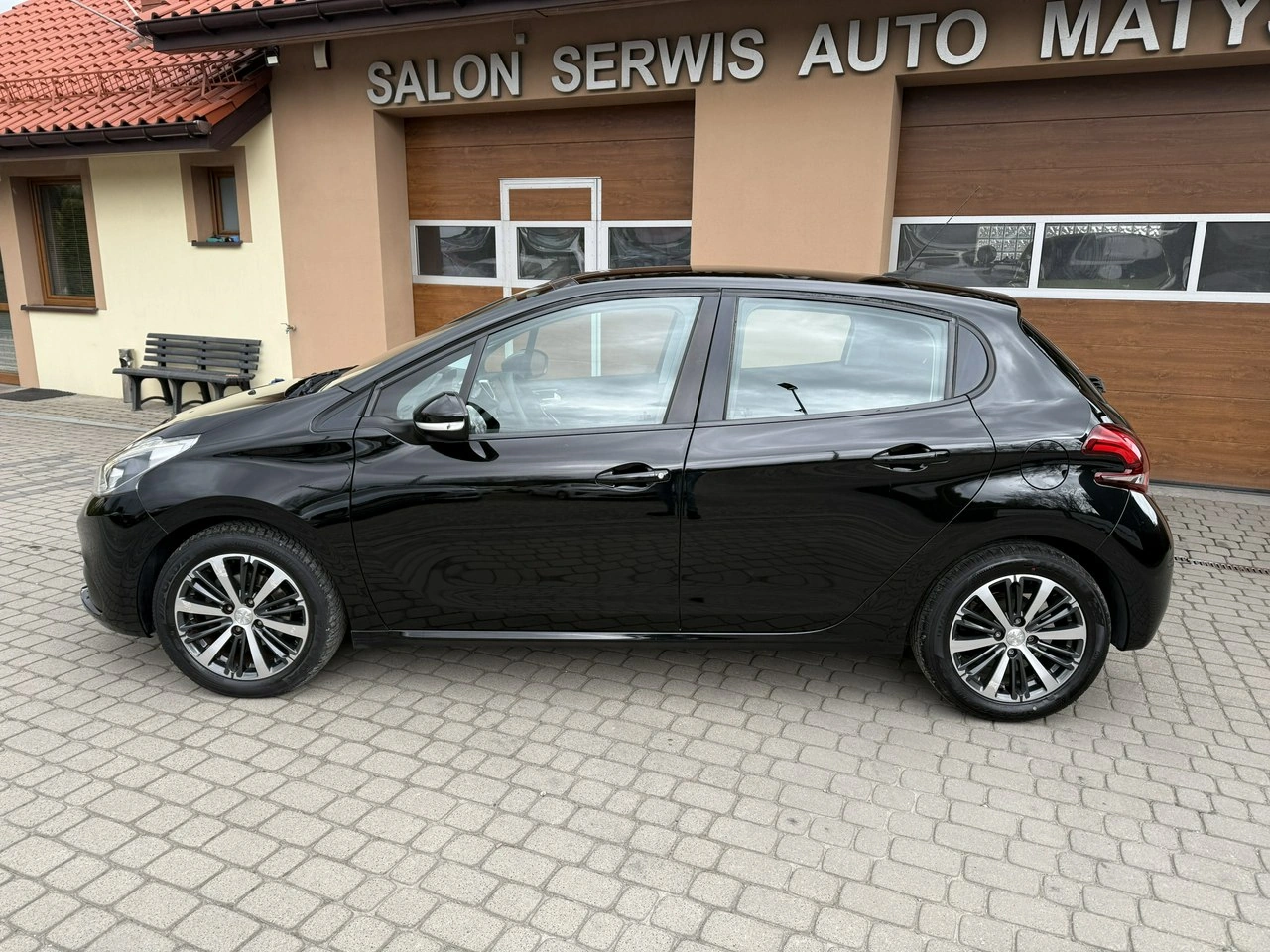 Peugeot 208 - Zdjęcie 10