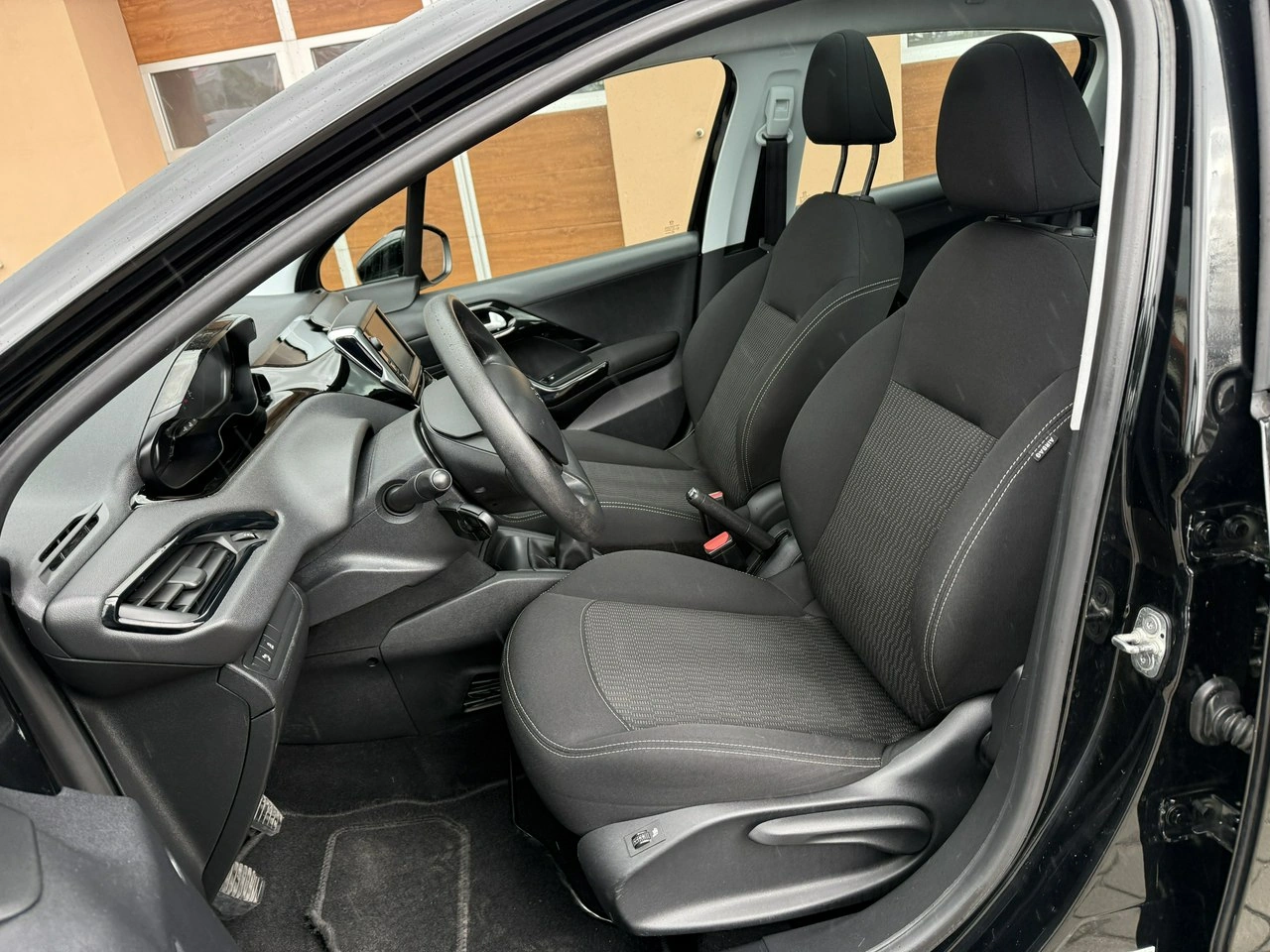 Peugeot 208 - Zdjęcie 20