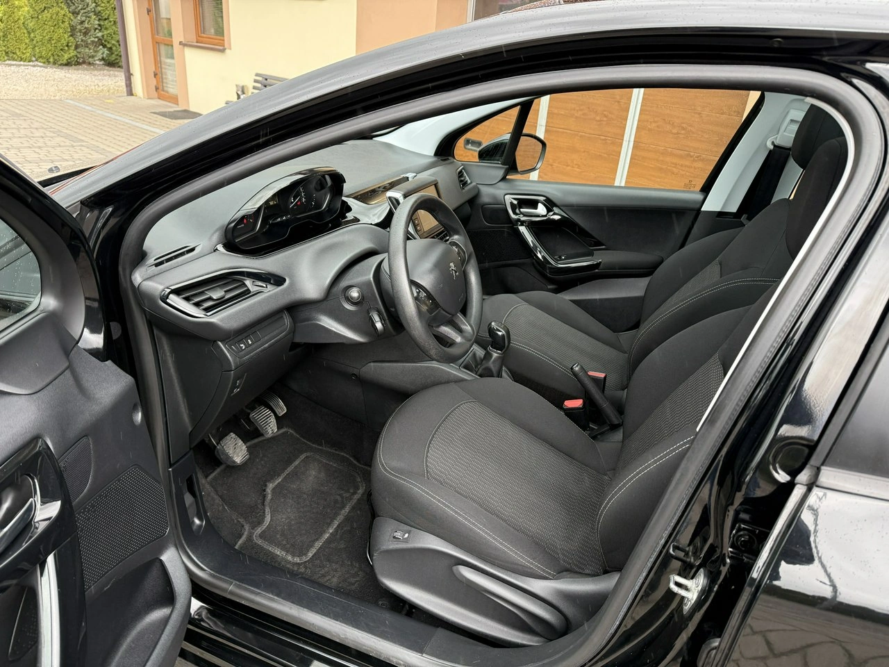 Peugeot 208 - Zdjęcie 21