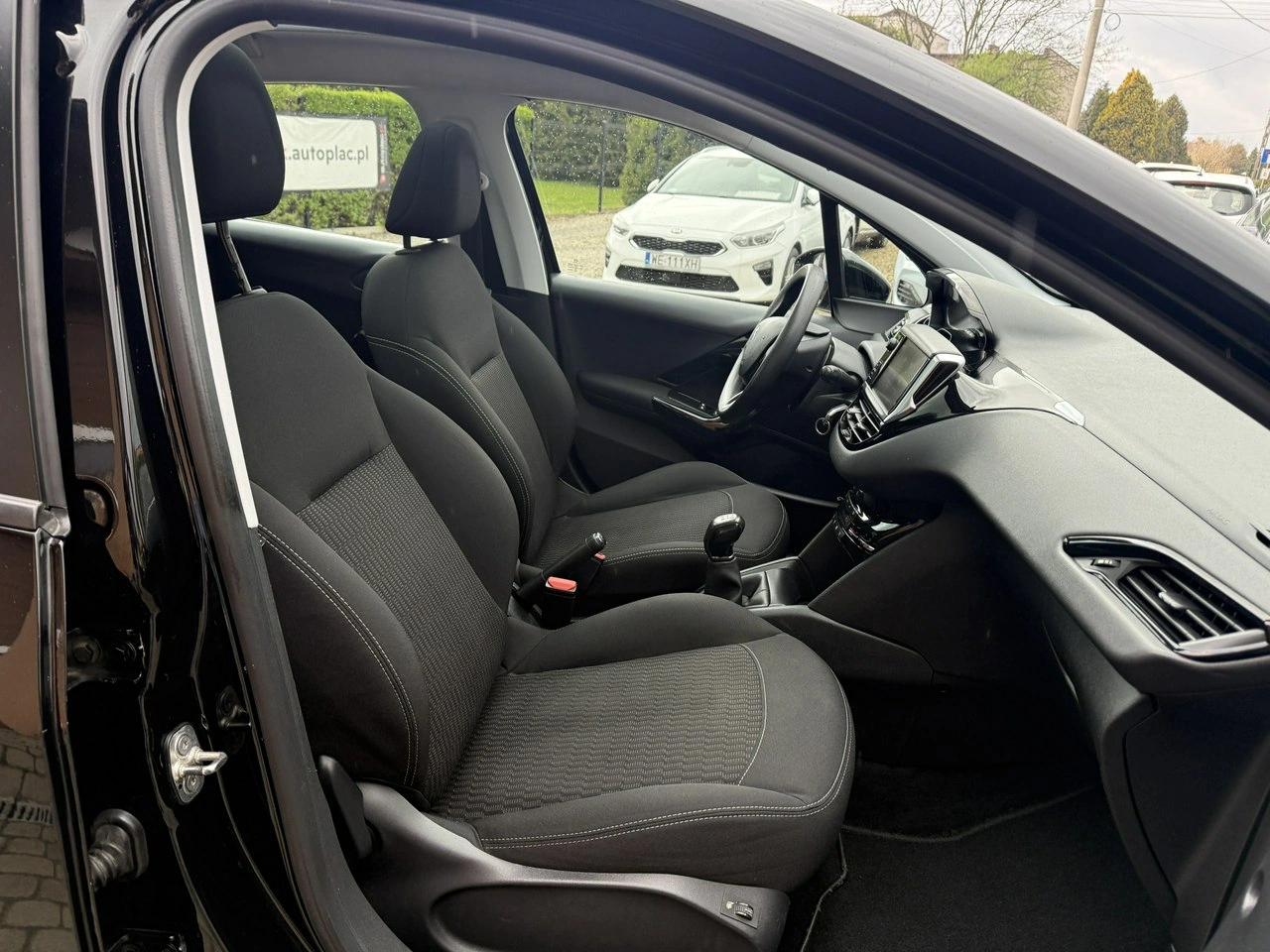 Peugeot 208 - Zdjęcie 22