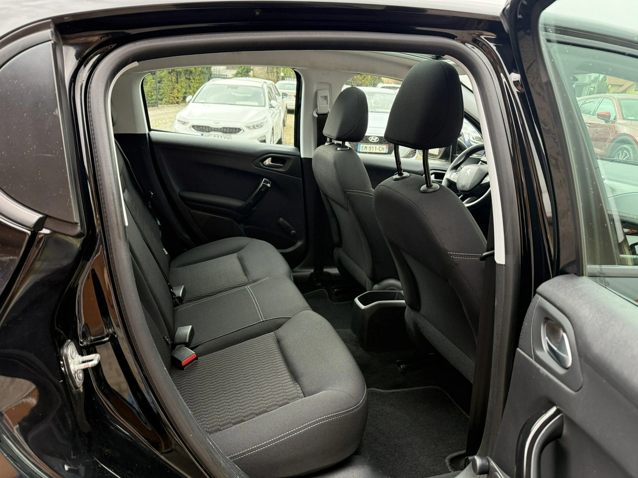 Peugeot 208 - Zdjęcie 24