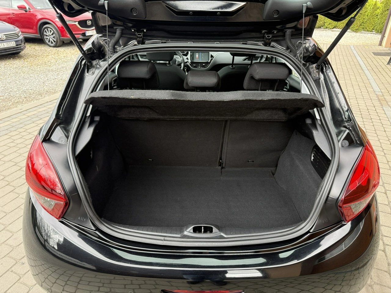 Peugeot 208 - Zdjęcie 26