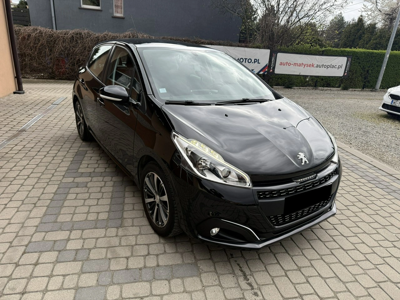 Peugeot 208 - Zdjęcie 2