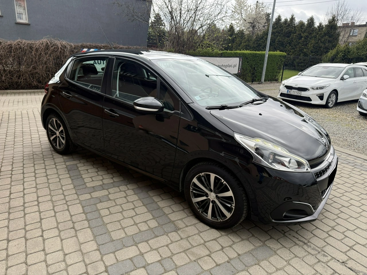 Peugeot 208 - Zdjęcie 3