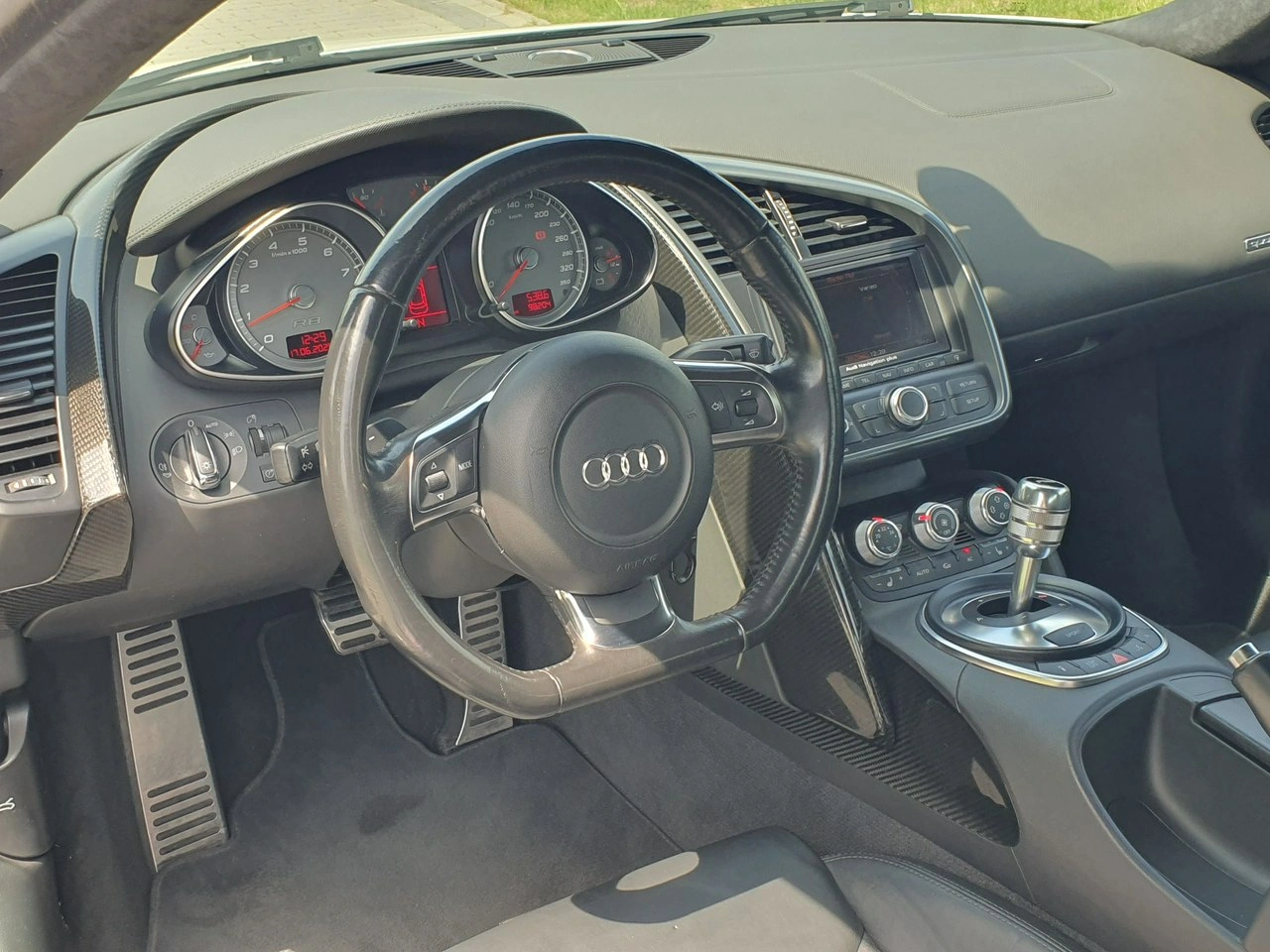 Audi R8 - Zdjęcie 16