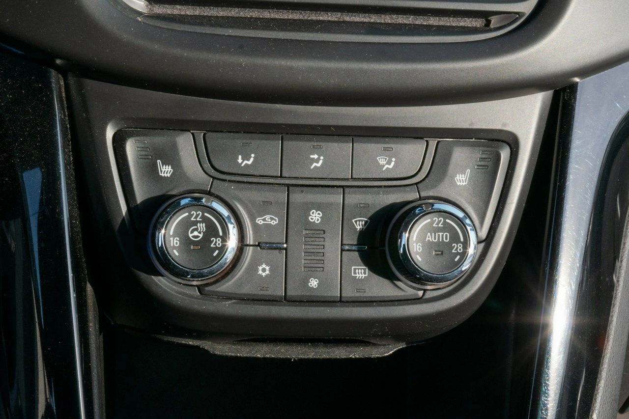 Opel Zafira - Zdjęcie 25