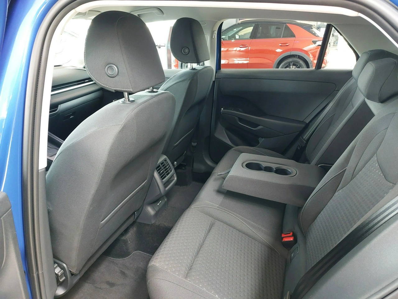 Volkswagen T-Roc - Zdjęcie 10