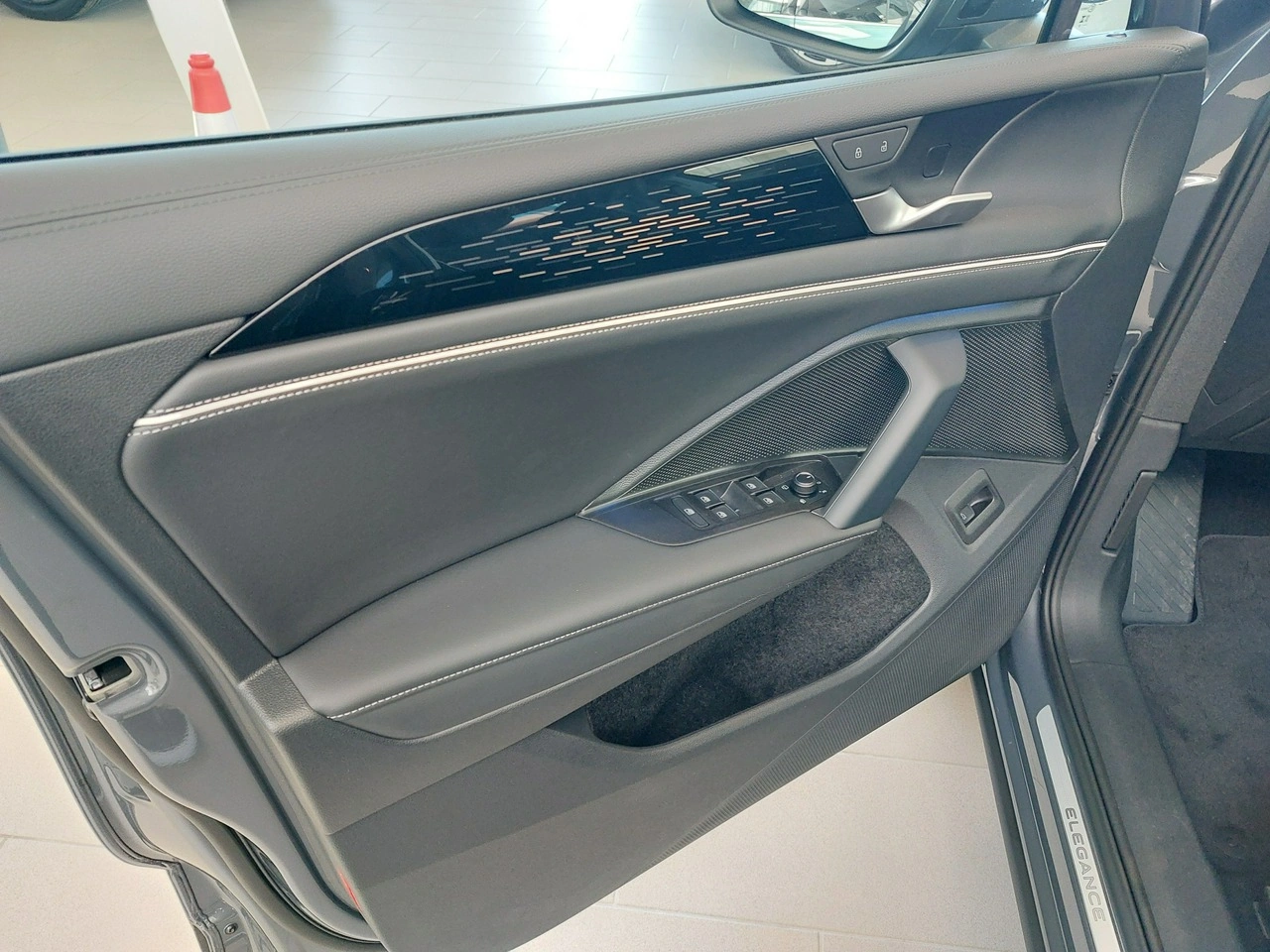 Volkswagen Tiguan - Zdjęcie 14