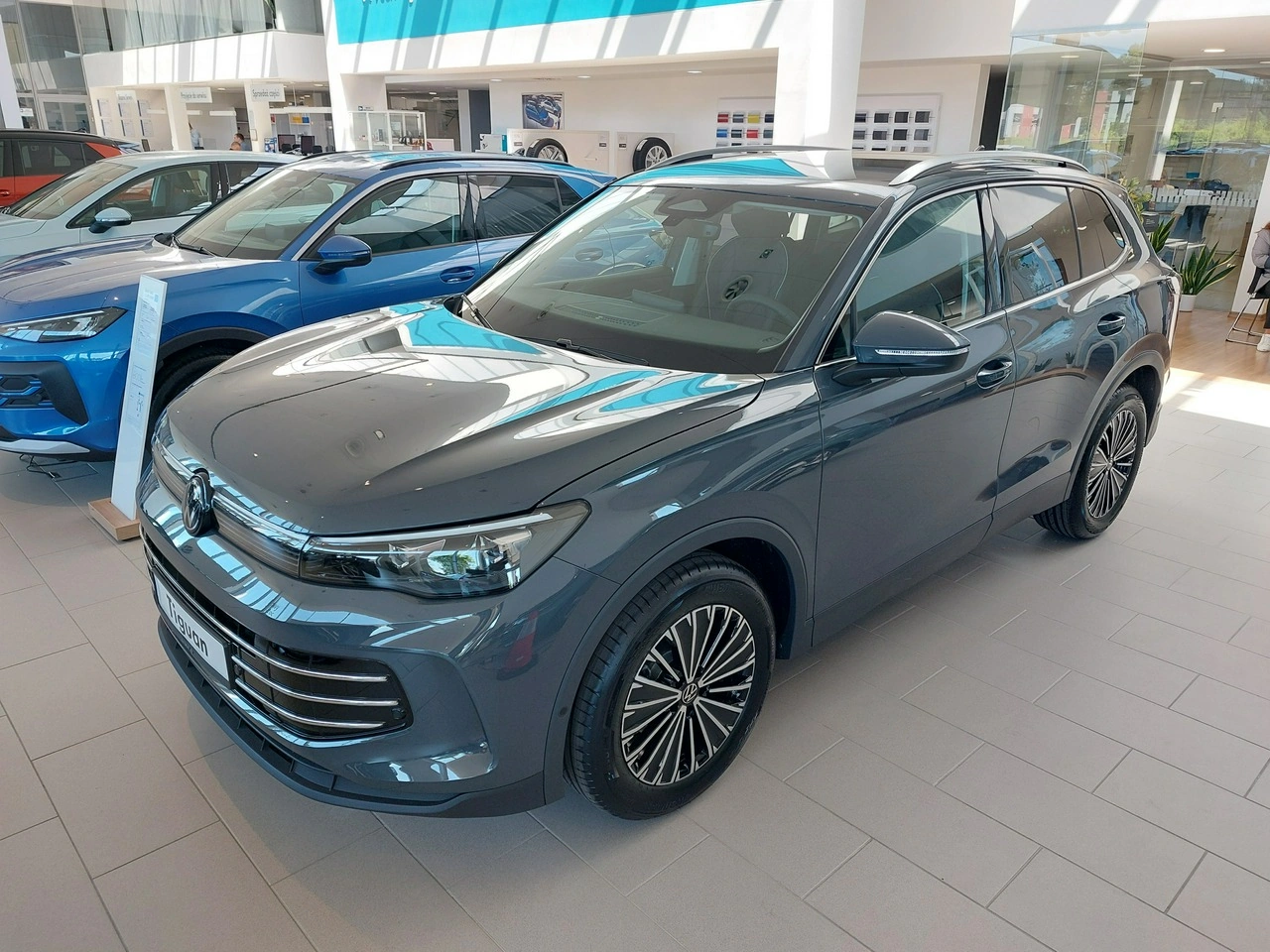 Volkswagen Tiguan - Zdjęcie 2