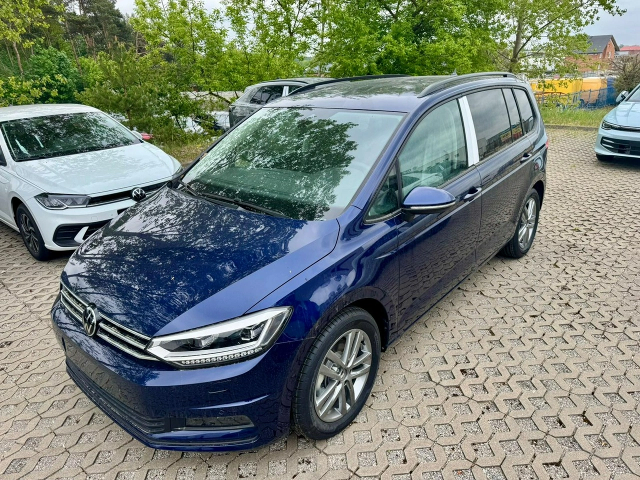 Volkswagen Touran - Zdjęcie 2