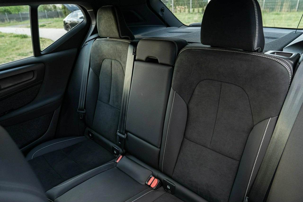 Volvo XC 40 - Zdjęcie 23